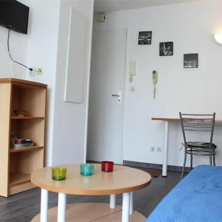 Διαμέρισμα Ensoleille Avec Piscine, Balcon Et Parking Prive Aux Minimes, La Rochelle - Fr-1-246-78